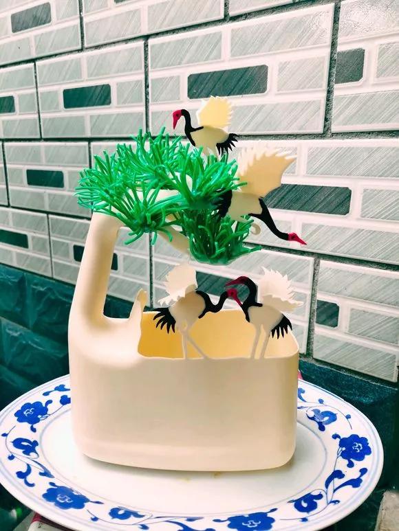 洗衣液桶剪2刀秒变各种养花神器,旧洗衣液瓶怎样剪养花好看