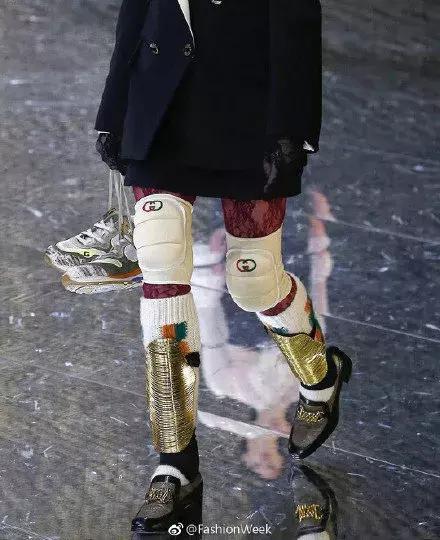 尴尬！日本网友：优衣库这款外套，太像《亮剑》李云龙同款！