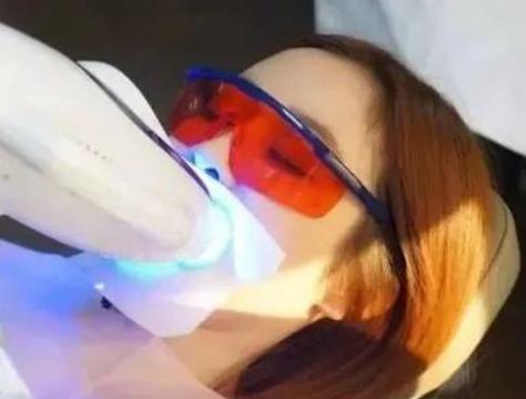 怎样才能够有效、健康的美白牙齿？做牙齿美白贵吗？