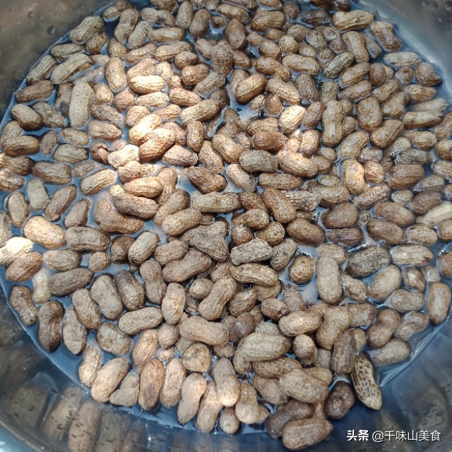 水煮花生不变色的方法,水煮花生怎么不起沫