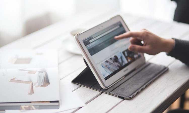 被同事说闲话如何化解,被同事为难怎么化解