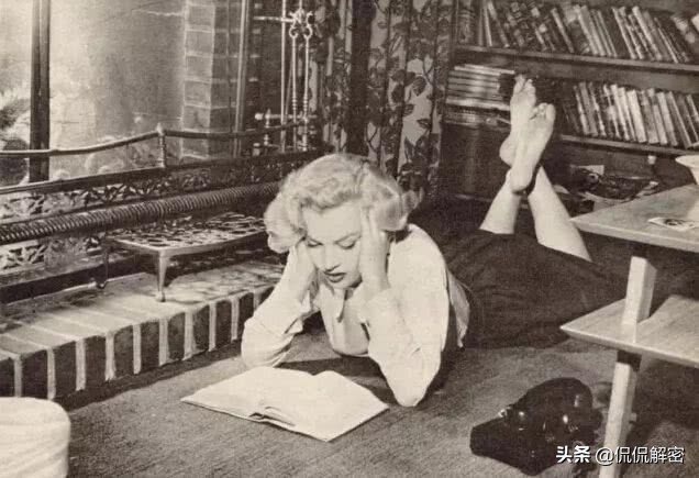奥黛丽赫本跟玛丽莲梦露谁更美,奥黛丽赫本和玛丽莲梦露年轻照片
