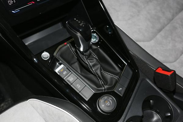 2022年25万左右中大型混动suv推荐,兼顾实惠与实用这款suv值得一看