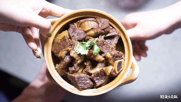 排队归排队，这店名你念的对吗？