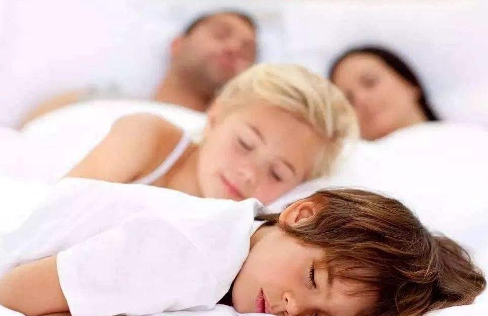 宝宝夜里大哭如何安抚,宝宝受到惊吓半夜哭闹解决办法