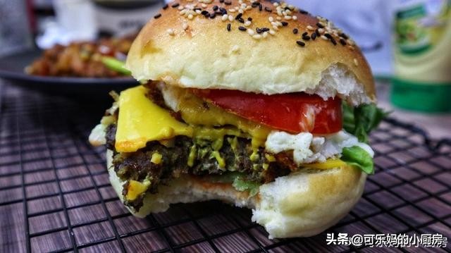 汉堡王和肯德基的汉堡有什么区别,肯德基和汉堡王哪个汉堡好吃