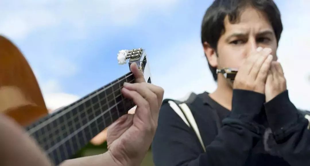 10孔口琴和12孔口琴哪个更好学习,布鲁斯口琴从零开始学c调24孔口琴