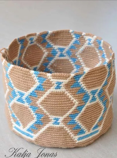 只需缝一条线的包包怎么做,钩包包虾片起头针法教程视频