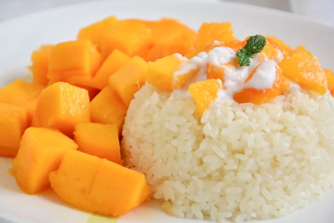 芒果有小黑斑还能不能吃啊,芒果外面有黑点黑斑是什么原因