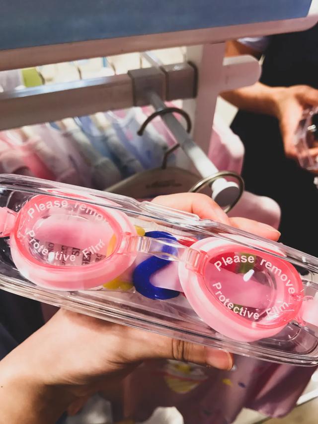 儿童游泳要泳帽吗,宝宝游泳用戴泳帽吗