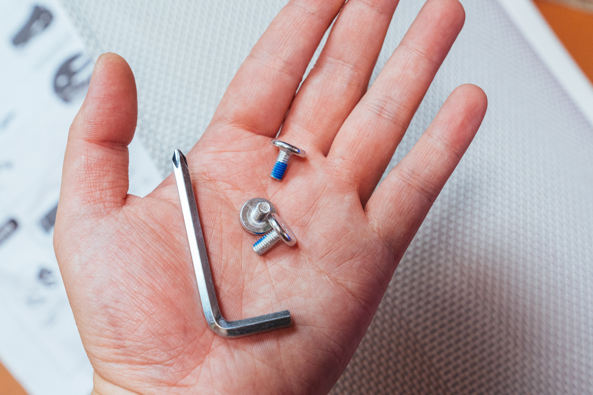 人体工学椅怎么选？不选贵的，只选对的：达宝利摩登Modern评测