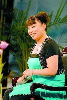 著名笑星三湘第一美女何晶晶,46岁笑星何晶晶近况凄惨无人识