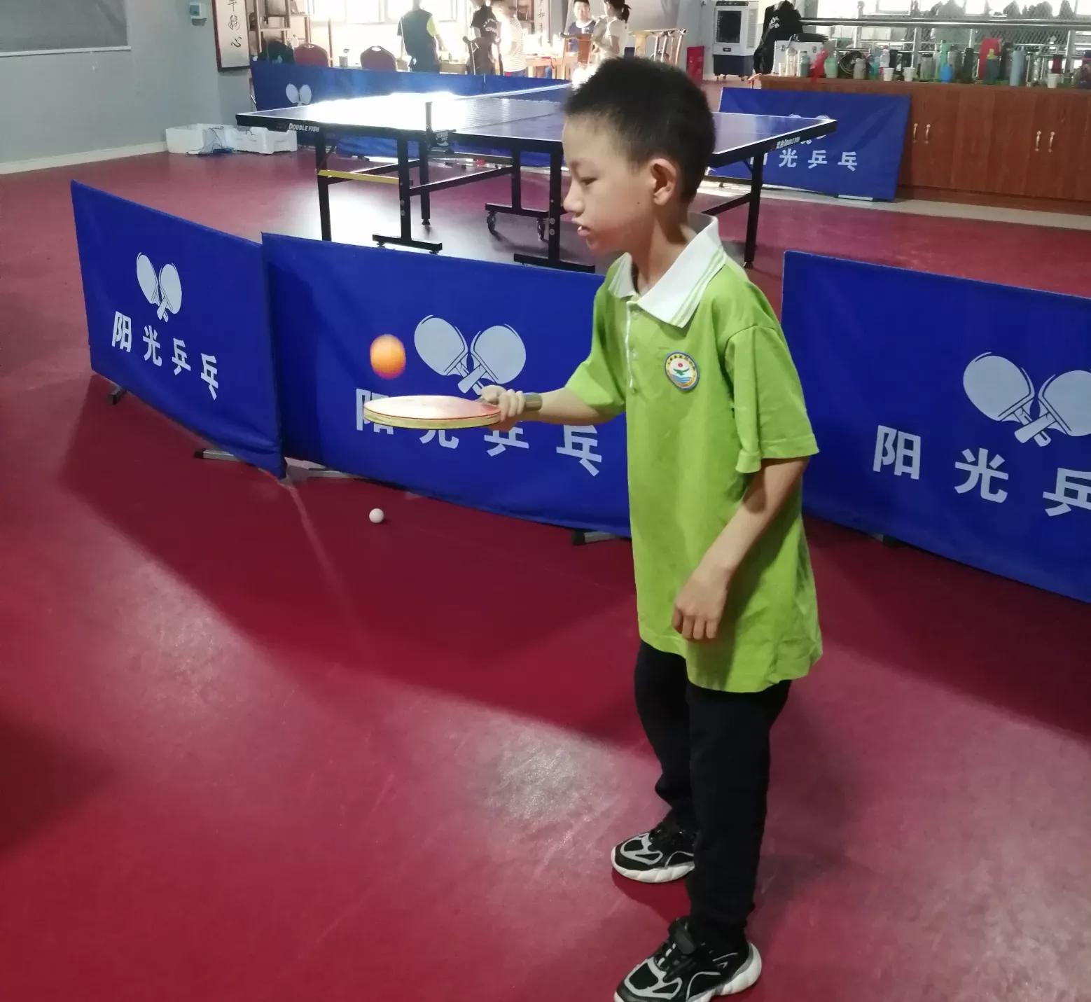 乒乓球庆国庆,乒乓球国庆祝福视频