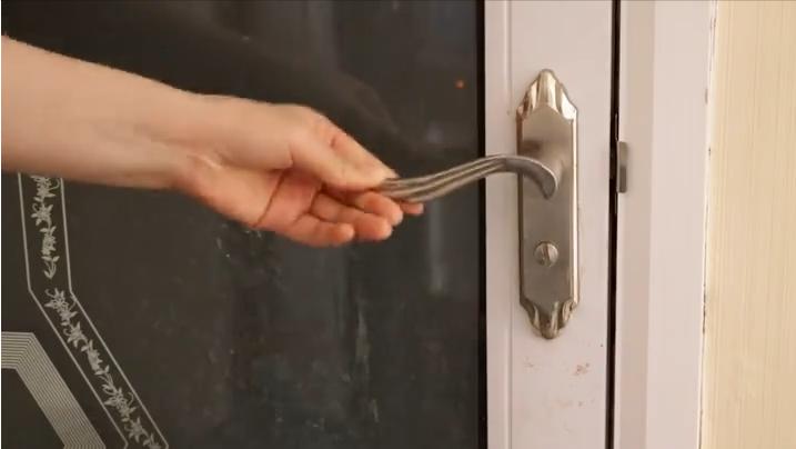 反锁的门开锁师傅能开吗,反锁了门外面有钥匙打不开