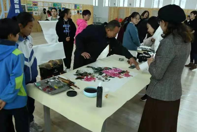 庆祝建党100周年师生书画展,麦积区庆祝建党100周年书画展开展