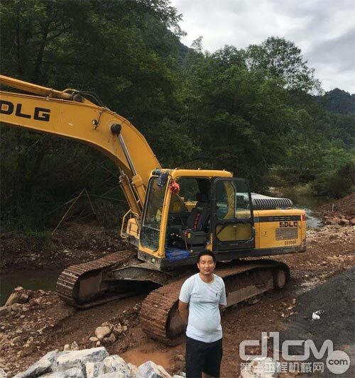 「提车报告」三十而已的他，早就开着临工挖掘机过上了理想人生