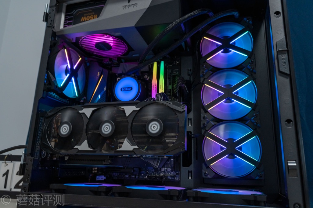 技嘉z490aorusproax主板多大,技嘉z490aorusproax是超级雕吗