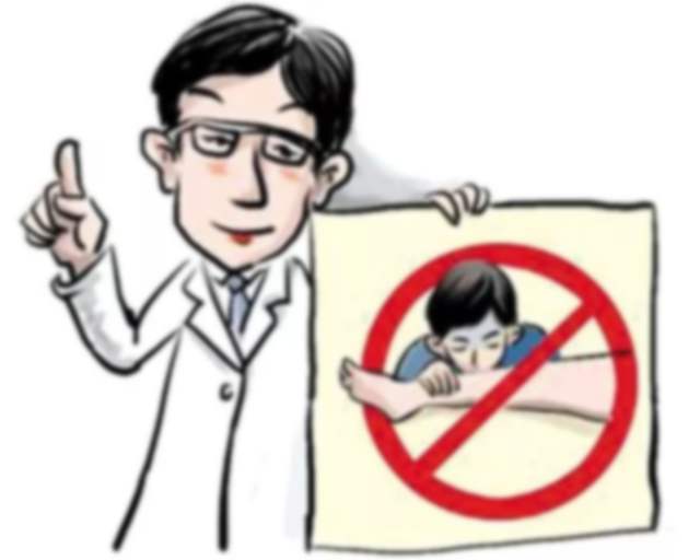 抗洪战士被毒蛇咬了,被剧毒蛇咬伤医生救援