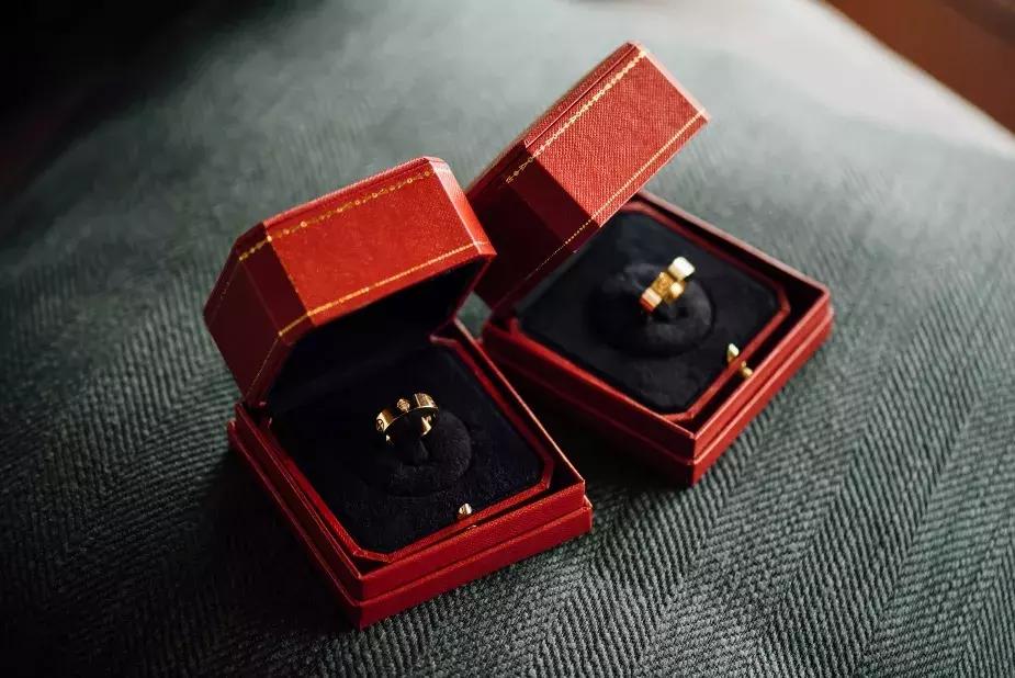 花一个月工资买求婚戒指,你会花多少钱买求婚戒指