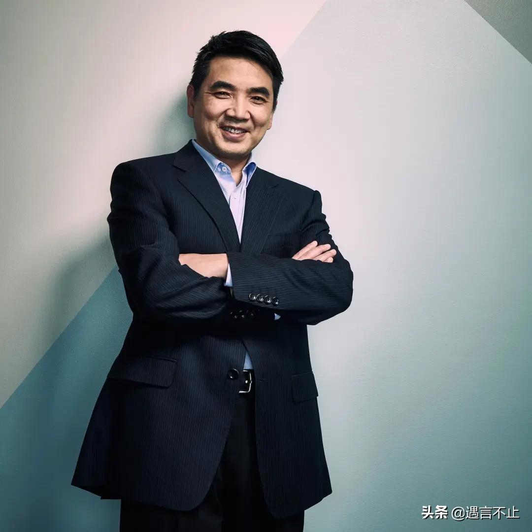 41岁创业百亿富翁，不通英文，8次拒签，他才是真正的华人之光