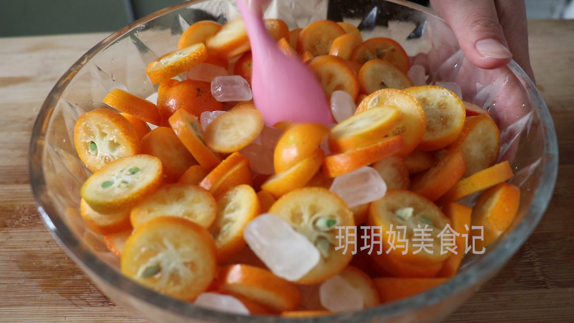 自熬金桔冰糖止咳膏,怎么煮金桔膏治咳嗽