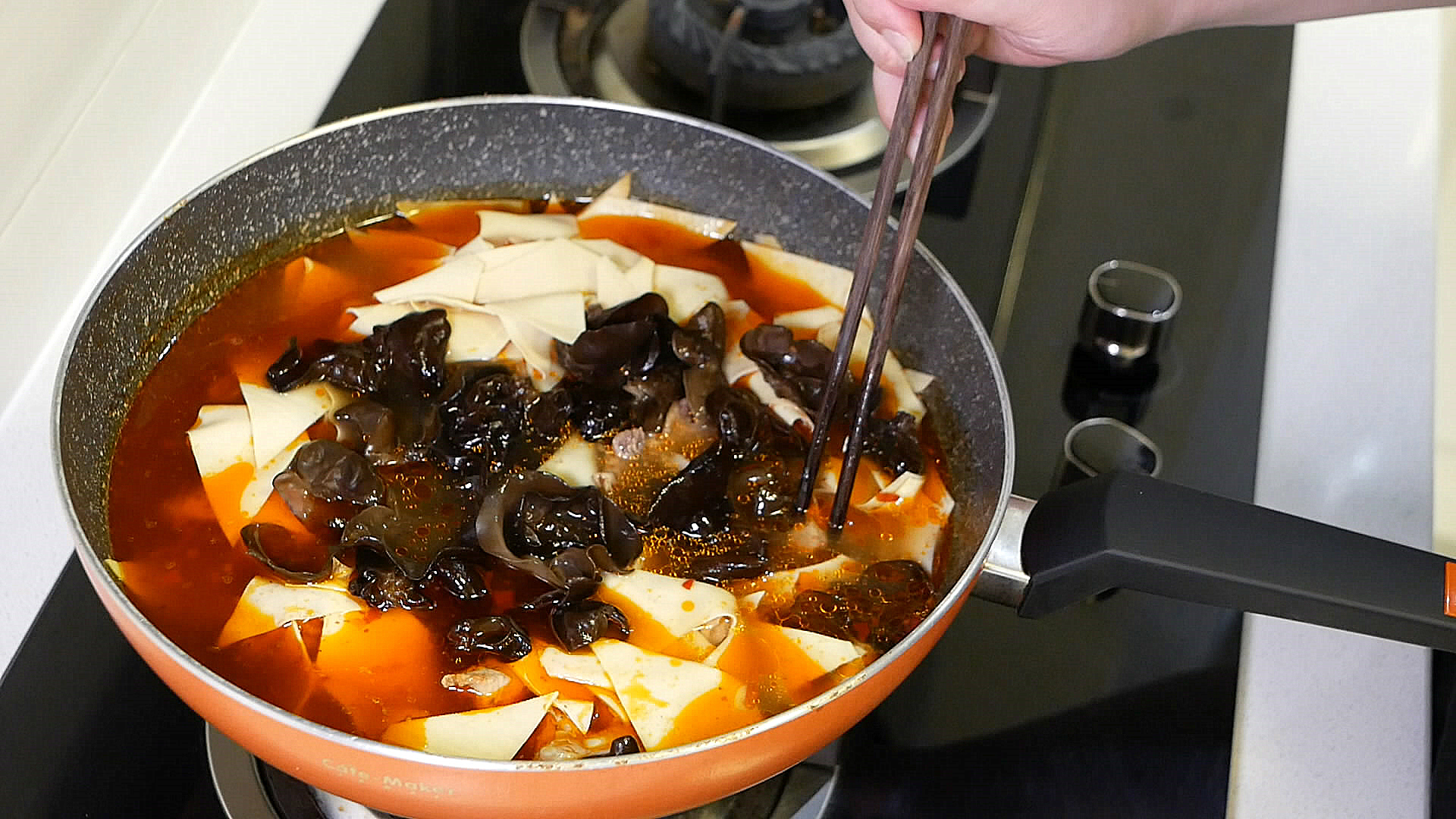 香辣排骨干锅正宗做法,排骨香辣锅的正宗做法