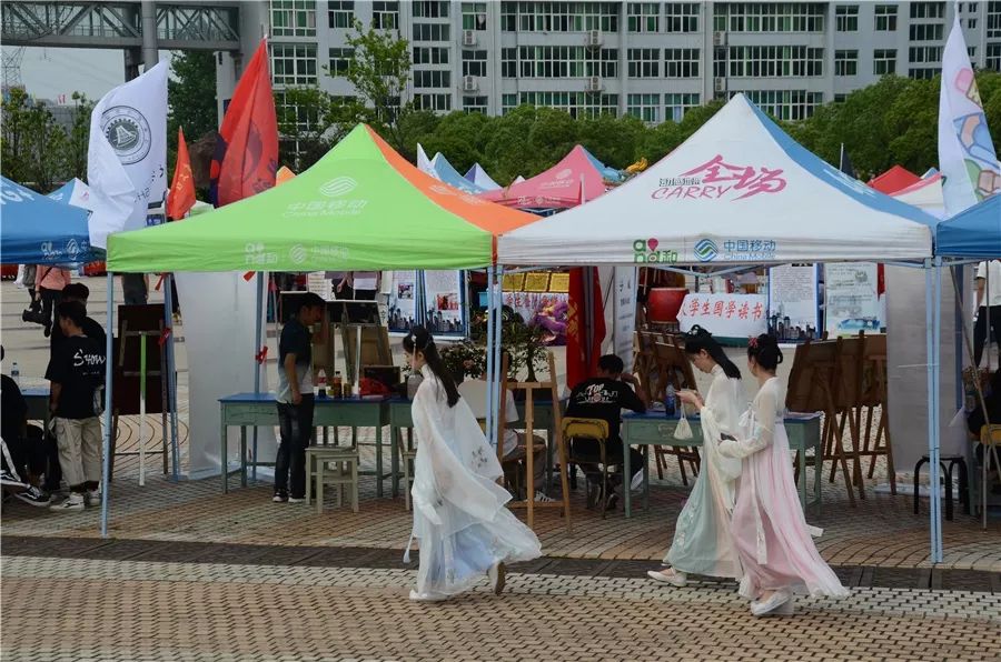 厉害了我的大学！100张图告诉你，有一种青春叫瑶湖高校！