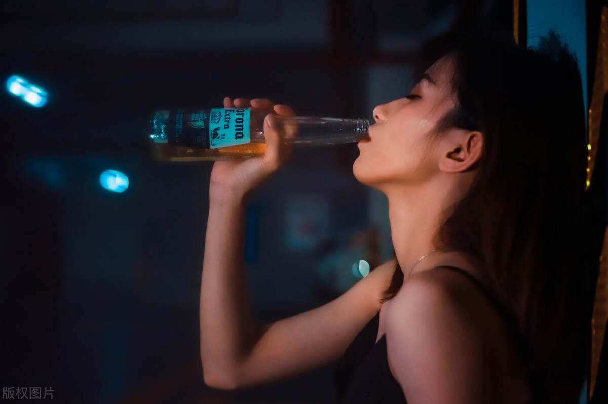 高校教室不雅视频泄露:如果你有女儿,一定告诉她守住这3条底线