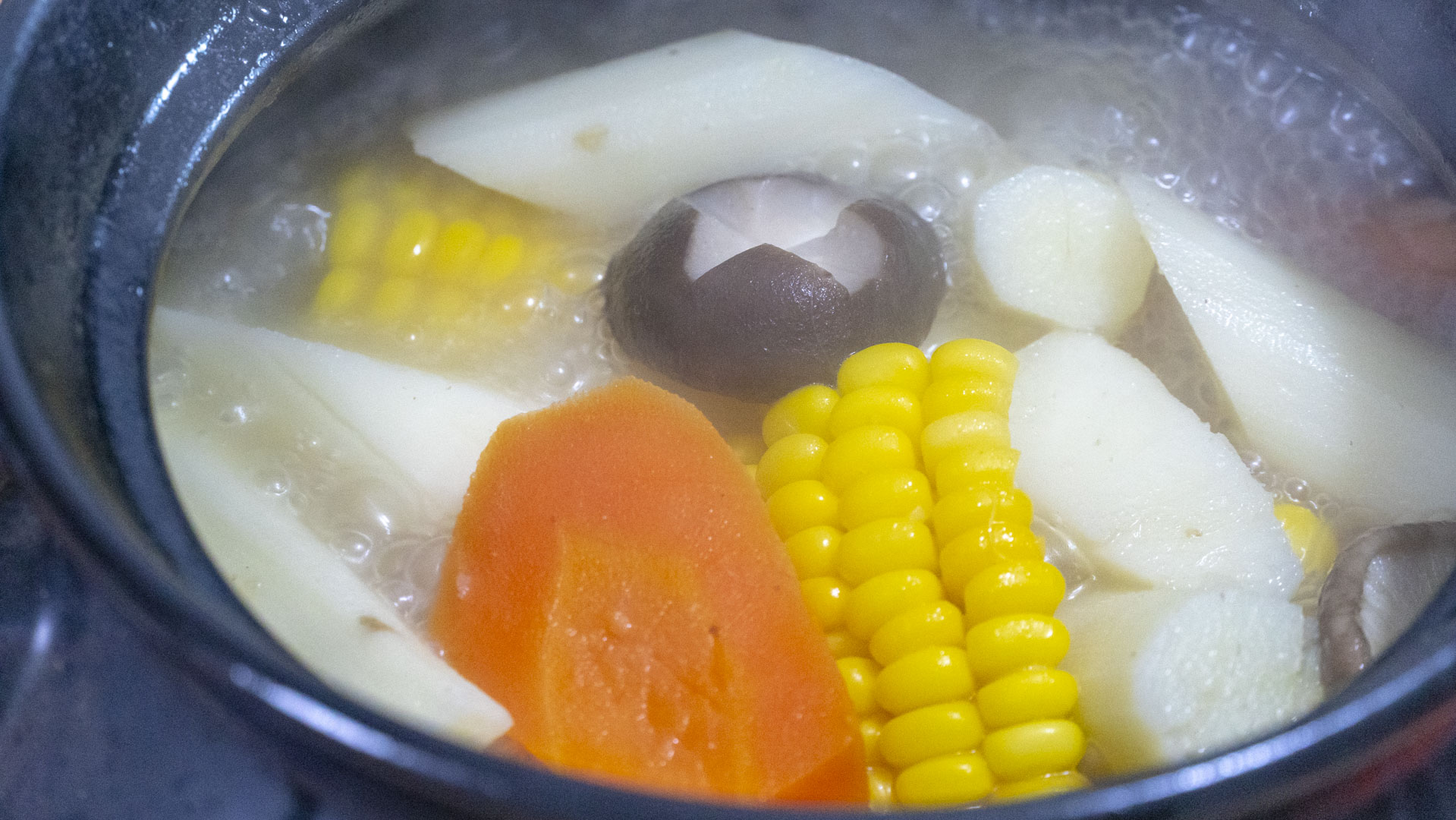 天冷喝什么养生汤暖身,降温后多喝4种汤暖身润燥营养高