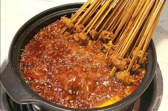 梦都美滑雪场全面升级！11月23日开板首滑！快办张年卡免费滑雪去！