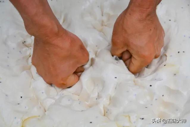 简单香酥油条教程配方,香酥油条只要加上它