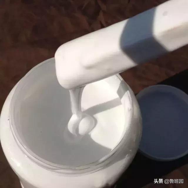 白乳胶和胶水的区别,白乳胶和拼板胶哪个更适合断木板