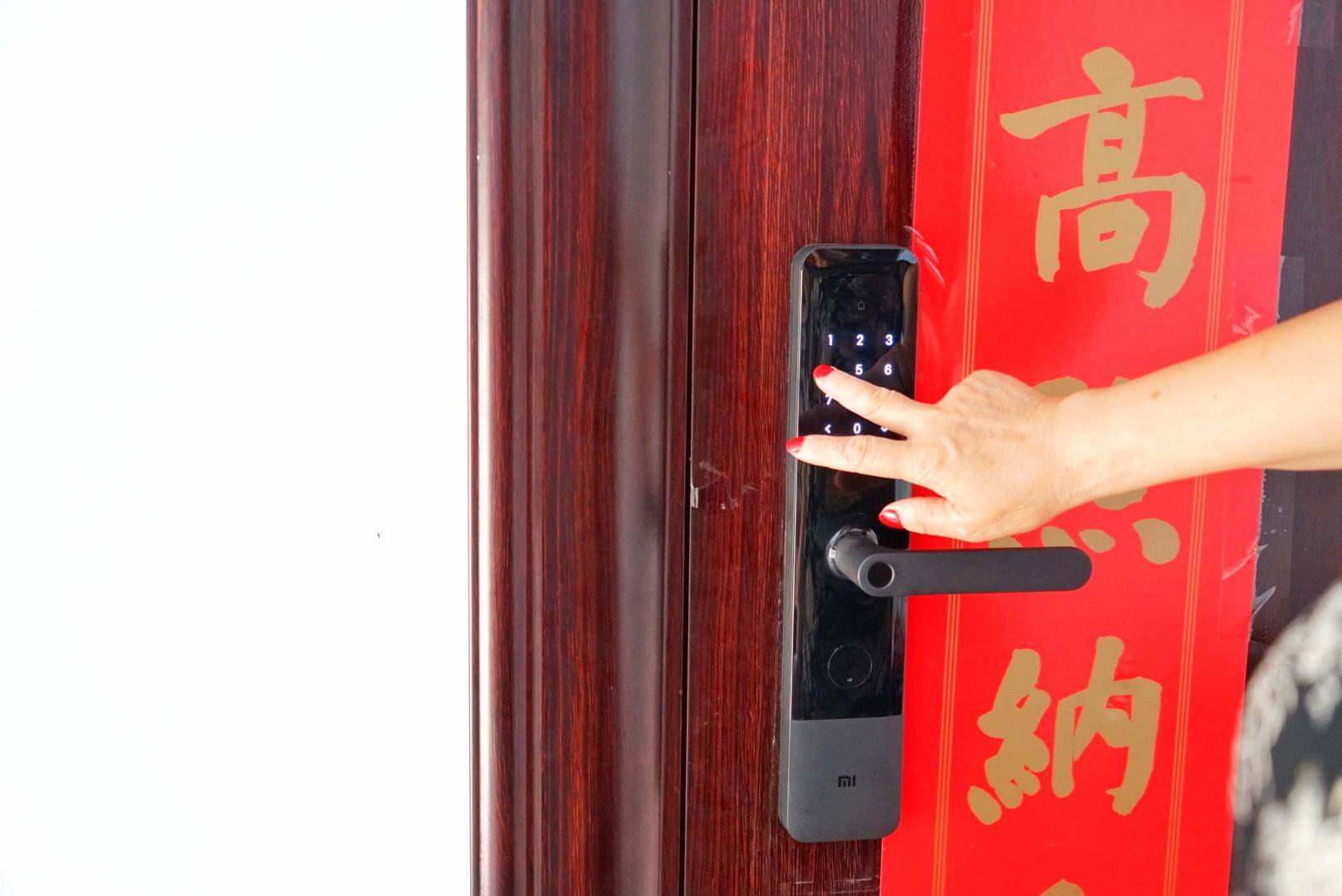 小米智能门锁e能用小米手机开吗,小米智能门锁e家和1s哪个值得入手