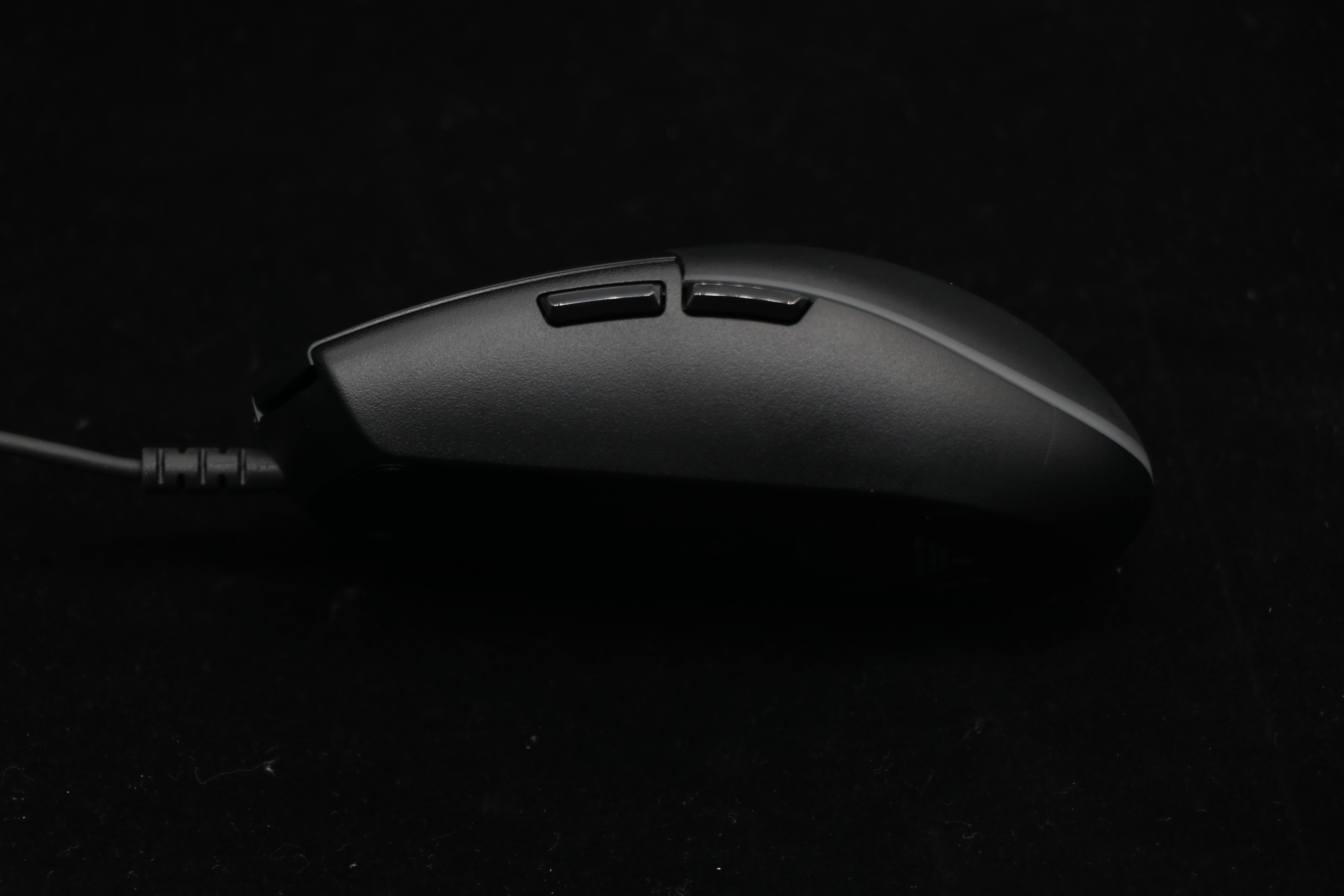 罗技G102电竞鼠标优点跟缺点,罗技g102是大鼠标还是小鼠标