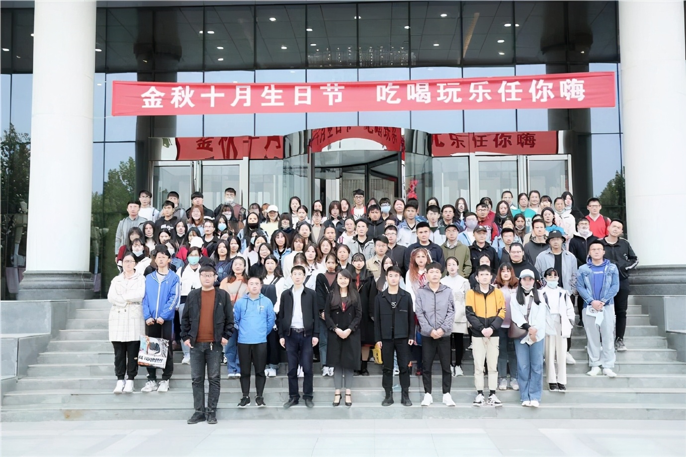 又有这么多小姐姐来到万茗堂，他们所为何事？