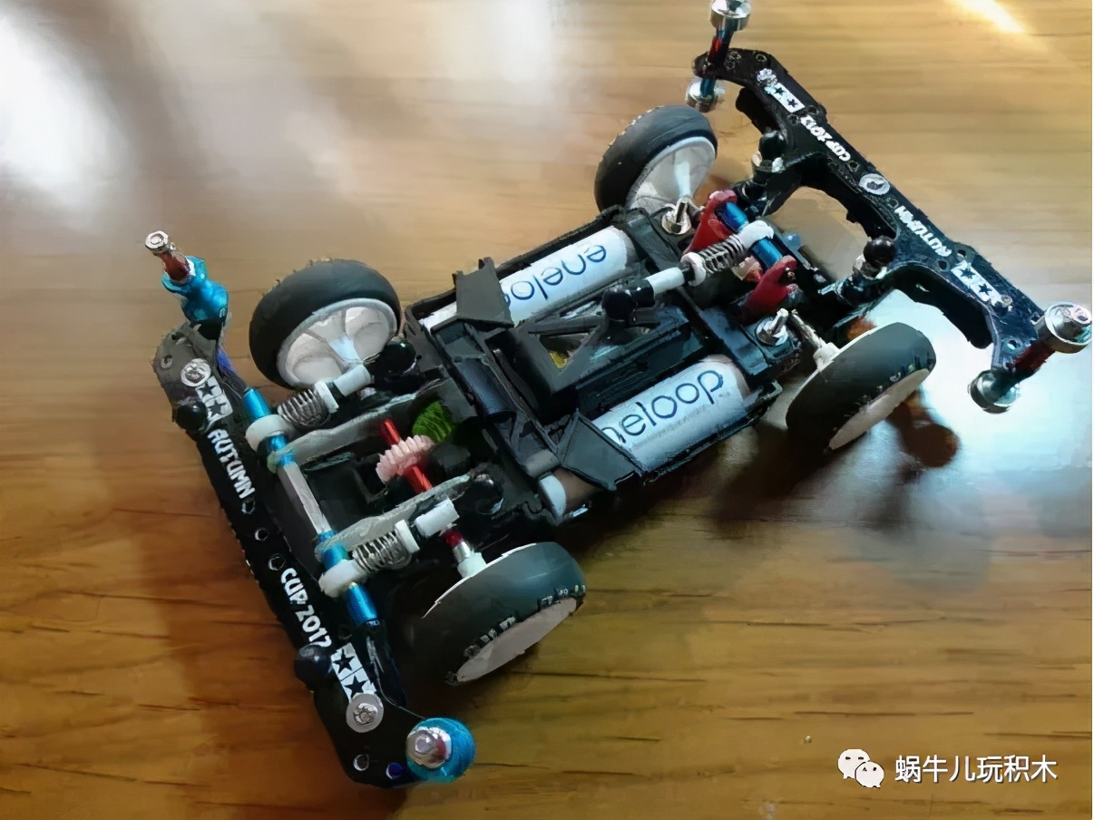 用乐高9686做一辆四驱车,乐高9686小颗粒四驱车搭建教程