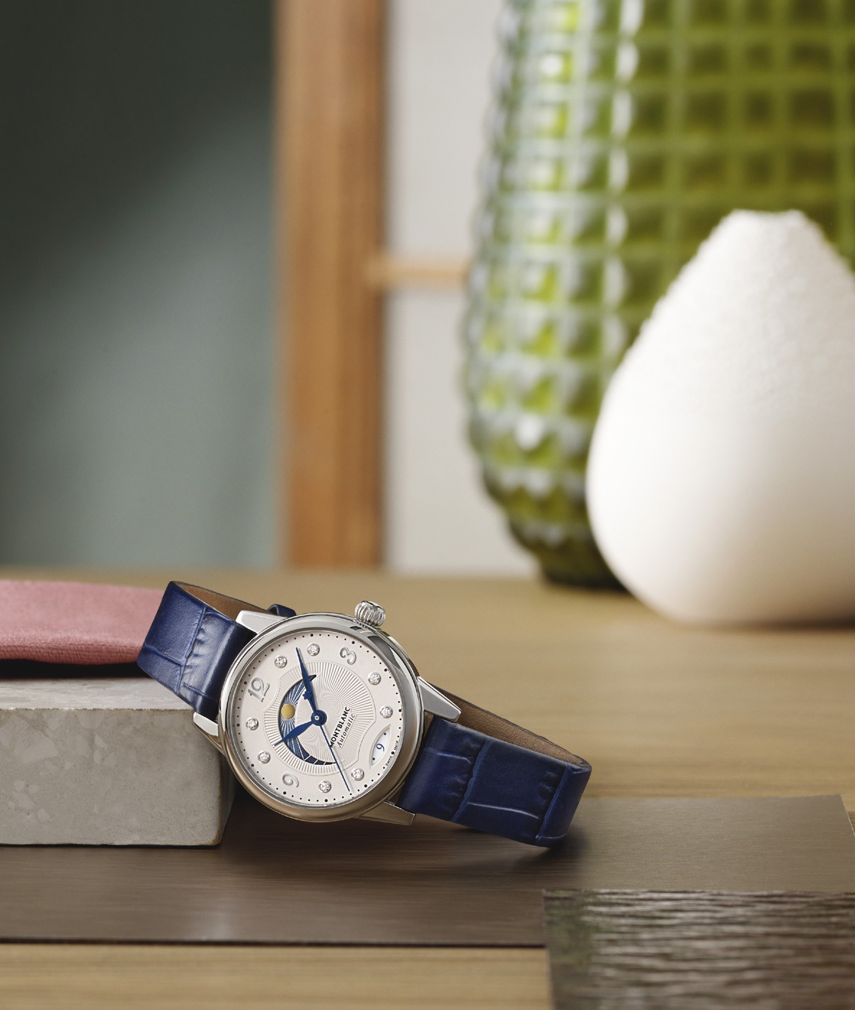 两三万左右的钻戒品牌,两三万能买到新的女表