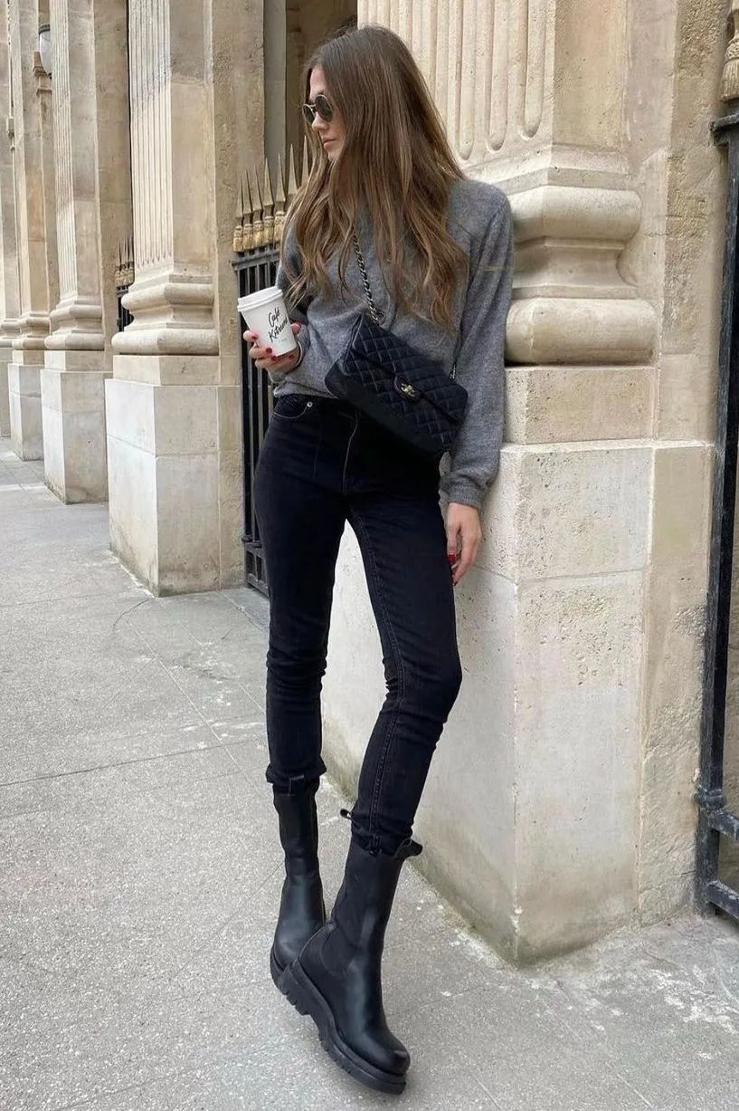 冬季显瘦裤子配靴子,现在还流行打底裤配靴子吗