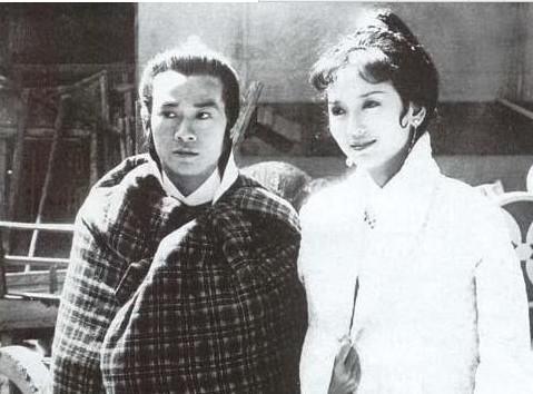 宝刀屠龙号令天下倚天不出,谁与争锋宝刀屠龙号令天下原句