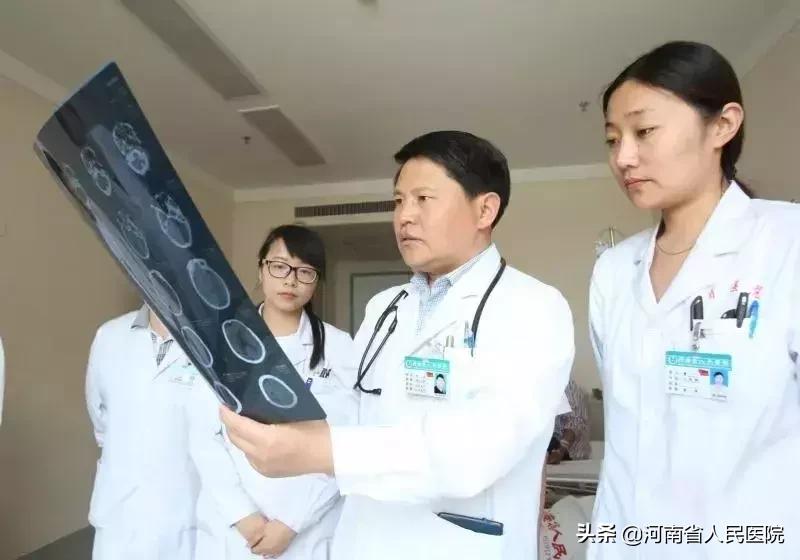 癫痫发作一天好几次记忆越来越差,癫痫一天发作50次