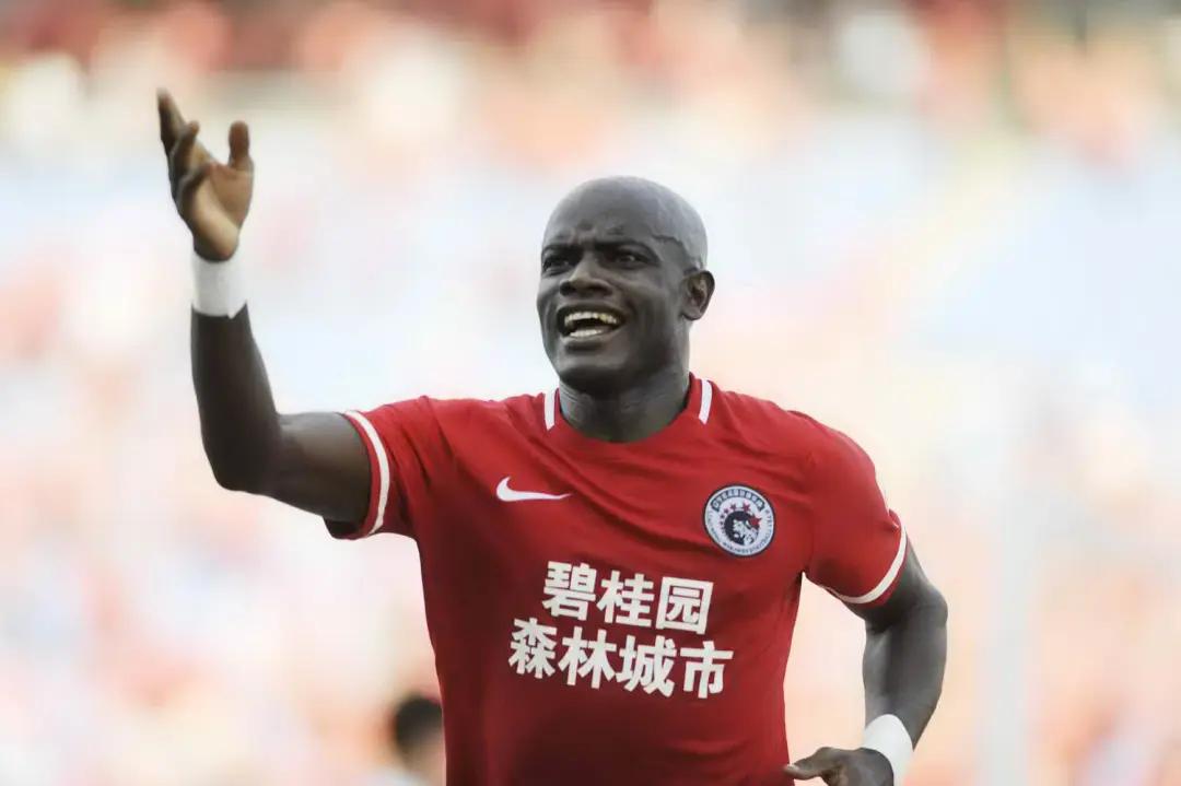 辽足宣布解散视频,辽足解散现场