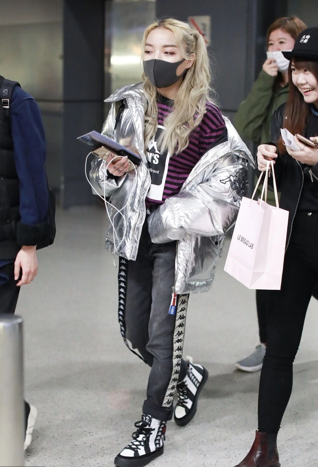 机场女王杨幂,机场女王戚薇杨幂