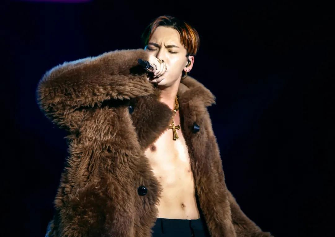 男明星注意形象,男明星绅士细节