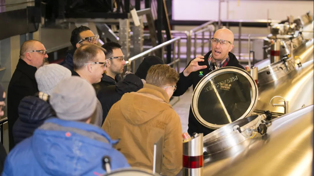 试错中的百威英博ZX部门,能教给国产啤酒什么?