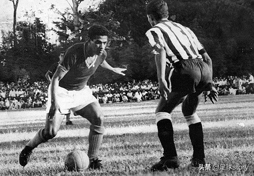 当今足坛盘带最好的球员,足坛十大顶级天赋球员加林查