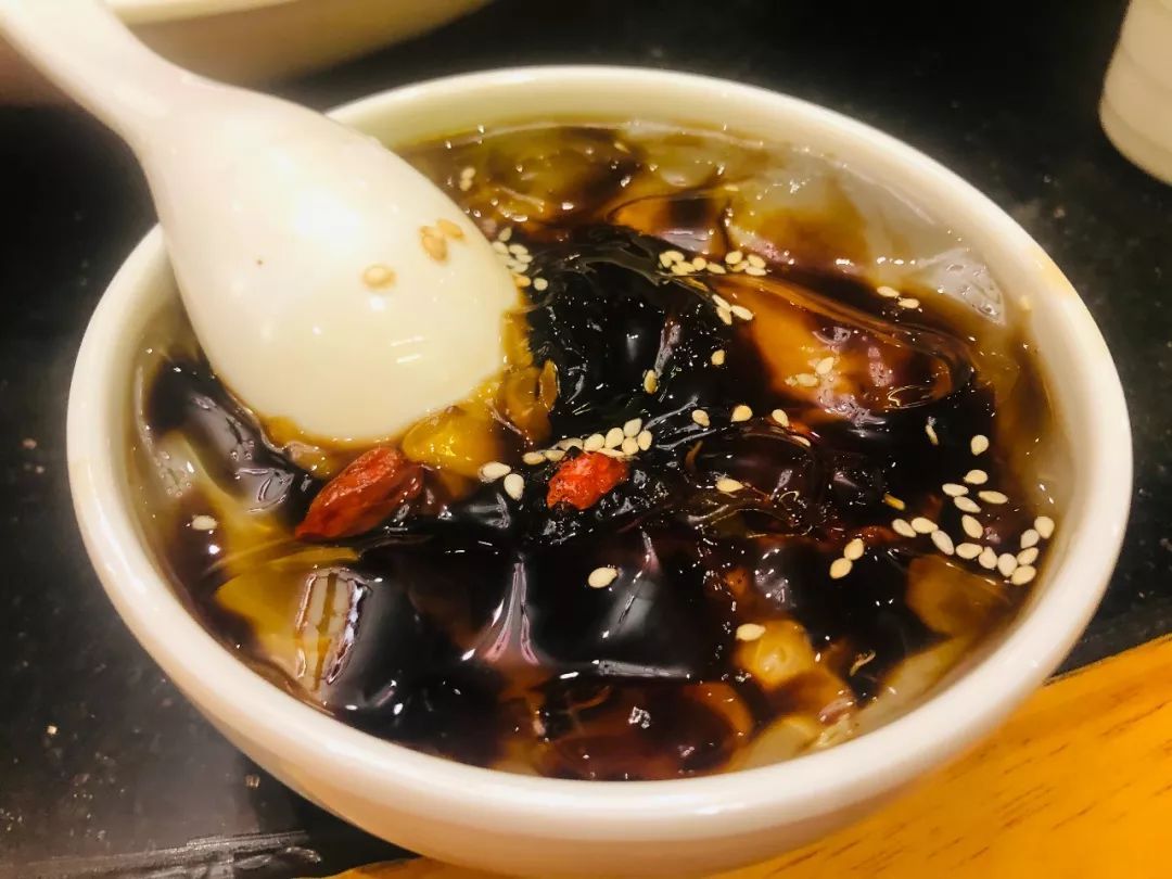 丽江牛肉火锅本地人,丽江本地人吃的野生菌火锅