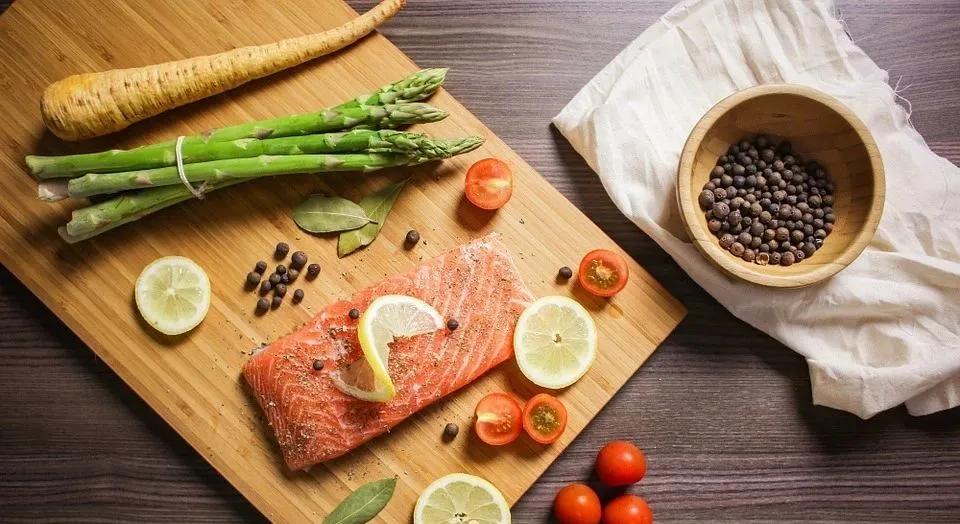 宝宝吃汞含量高的鱼有何危害吗,宝宝吃鱼会中毒吗