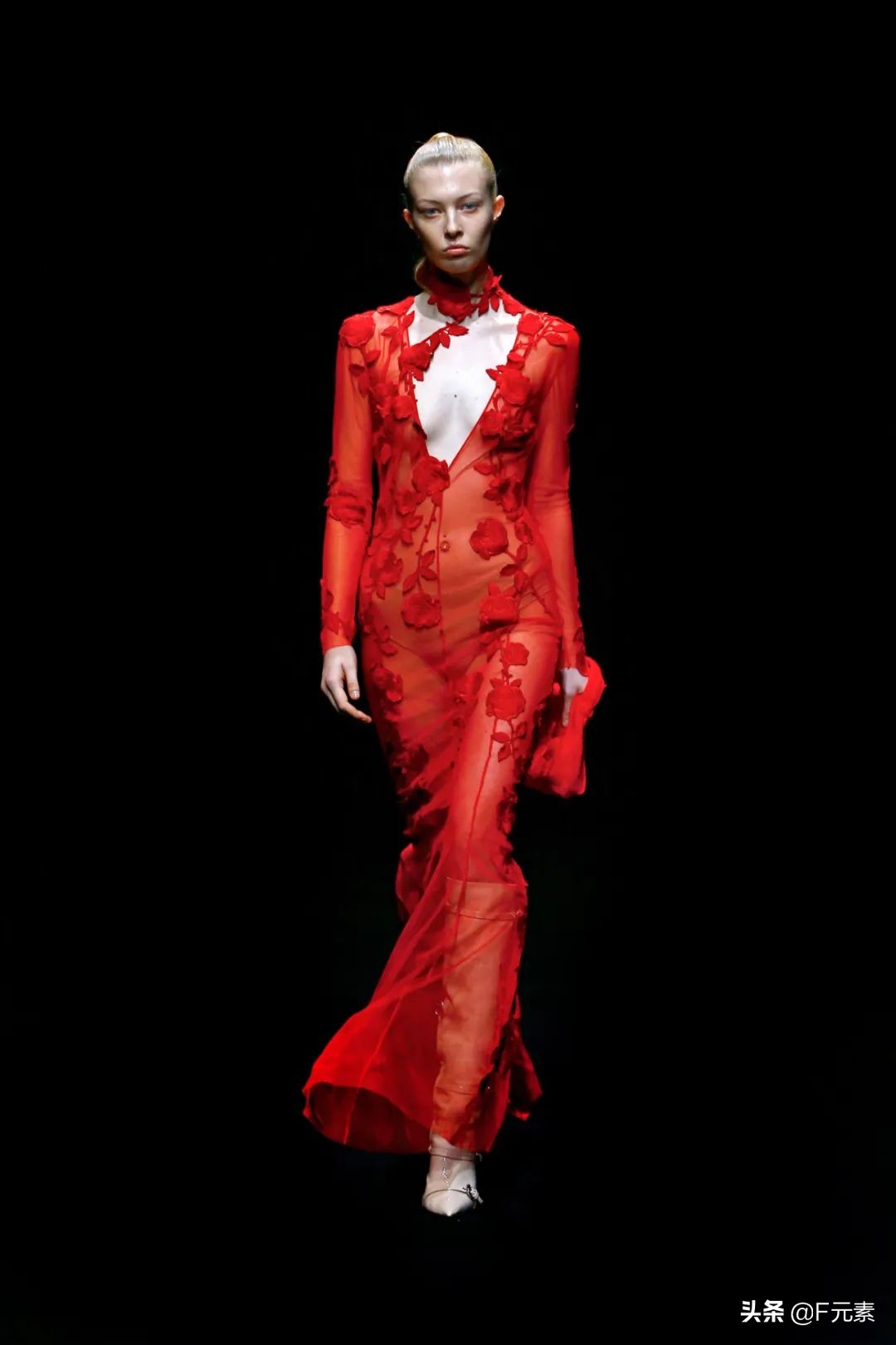 blumarine秋冬系列时装秀,blumarine2022米兰时装