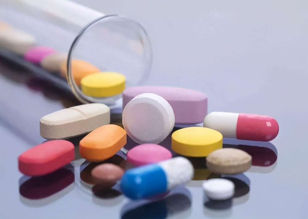 阵发性心动过速可出现呼吸困难,心绞痛,心率过快患者需改善体质