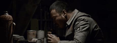 全程高能，开播17分钟不敢走神1秒，这部B级片把他拍活了